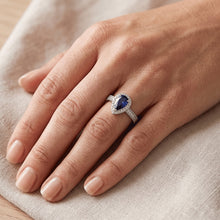 Afbeelding in Gallery-weergave laden, Royal Blue Saffier Druppelvormig Edelsteen Ring 2.50 karaat – 14
