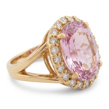 Afbeelding in Gallery-weergave laden, Roze Ovale Kunziet Met Natuurlijke uit de aarde gewonnen Diamant Trouwring 25.75 Karaat Geelgoud
