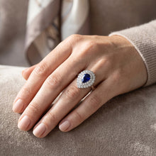 Afbeelding in Gallery-weergave laden, Saffier Cluster Ring
