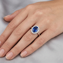 Afbeelding in Gallery-weergave laden, Saffier En Diamanten 5 Karaat Halo Ring Wit Goud 14K
