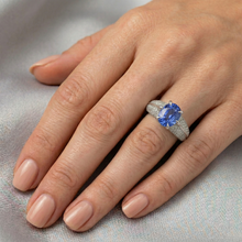 Afbeelding in Gallery-weergave laden, echte round saffier 2.50karaat ring met diamantaccenten
