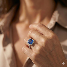 Afbeelding in Gallery-weergave laden, echte round saffier 2.25karaat ring met diamantaccenten
