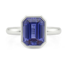 Afbeelding in Gallery-weergave laden, Smaragd Solitaire Ring Bezel Set Sri Lankaanse saffier 1,50 karaat
