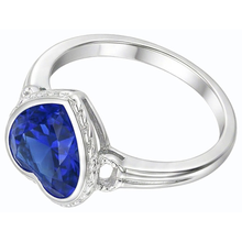 Afbeelding in Gallery-weergave laden, echte heart diamant 2karaat watch close-up detail
