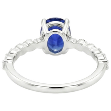 Afbeelding in Gallery-weergave laden, Solitaire Edelsteen Ring Met Diamanten Accenten Ceylon Sapphire 3 Karaat

