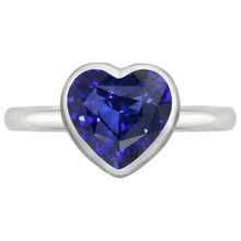 Afbeelding in Gallery-weergave laden, echte heart saffier 2.50karaat watch close-up detail
