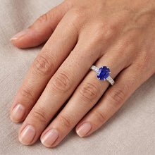 Afbeelding in Gallery-weergave laden, Solitaire Met Accenten Ring Blauwe Saffier &amp; Pave Set Diamant 4 Karaat
