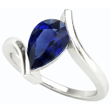 Afbeelding in Gallery-weergave laden, echte pear diamant 2karaat ring bovenaanzicht

