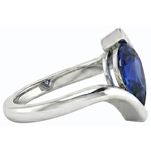 Afbeelding in Gallery-weergave laden, echte pear diamant 2karaat ring op wit
