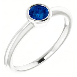 Solitaire Ring Blauwe Saffier 0,75 Karaat Bezel Instelling Wit Goud 14K