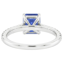 Afbeelding in Gallery-weergave laden, echte round diamant 4karaat ring close-up detail
