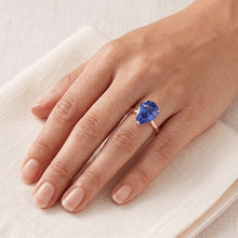 Afbeelding in Gallery-weergave laden, Solitaire Ring Peer Sri Lankaanse Saffier 3 Karaat
