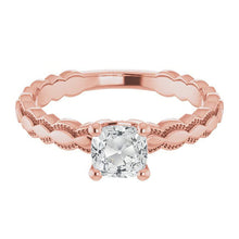 Afbeelding in Gallery-weergave laden, Solitaire Verlovingsring Oud Geslepen Kussen uit de aarde gewonnen Diamant 2.50 Karaat

