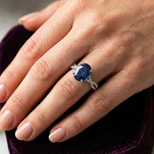 Afbeelding in Gallery-weergave laden, Solitaire blauwe saffier ring met Natuurlijke echte diamanten ( niet in een laboratorium gekweekt ) accenten 4,50 karaat
