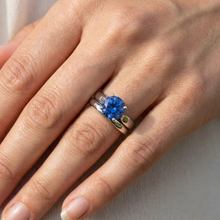 Afbeelding in Gallery-weergave laden, Solitaire 3 Karaats Ceylon Sapphire Ring Set 14K Nieuw
