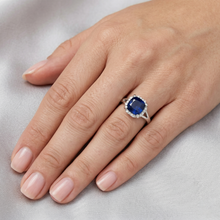 Afbeelding in Gallery-weergave laden, echte round saffier 2.50karaat ring met diamantaccenten
