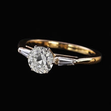 Afbeelding in Gallery-weergave laden, Stokbrood &amp; ronde oude geslepen diamanten ring met 3 stenen 6 tanden set 2,50 karaat
