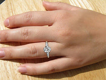 Afbeelding in Gallery-weergave laden, Stokbrood &amp; ronde oude geslepen diamanten ring met 3 stenen 6 tanden set 2,50 karaat
