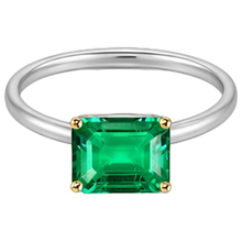 Afbeelding in Gallery-weergave laden, Colombiaanse Smaragd Edelsteen Ring 2 karaat Bicolor 14K Goud – zijaanzicht
