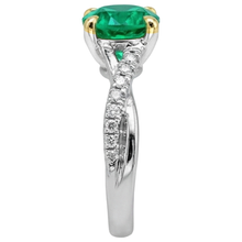 Afbeelding in Gallery-weergave laden, Elegant Colombiaanse Smaragd Gekleurde Steen Ring 2 karaat – profielaanzicht
