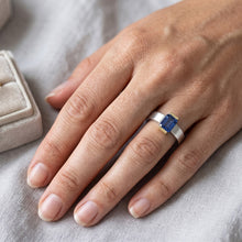 Afbeelding in Gallery-weergave laden, Tweekleurige Solitaire ring 1 karaat blauwe saffier smaragd geslepen gouden sieraden
