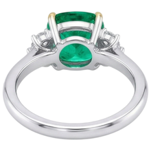Afbeelding in Gallery-weergave laden, Smaragd Cushion Slijpvorm Edelsteen Ring in Bicolor 14K Goud – detailaanzicht
