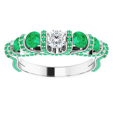 Afbeelding in Gallery-weergave laden, Unieke stijl ronde diamanten smaragd ring 3,90 karaat
