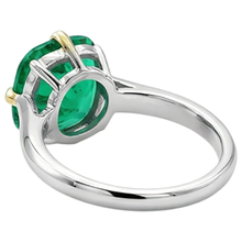 Afbeelding in Gallery-weergave laden, Fijne Smaragd Sieraadsteen Ring 2-karaat Bicolor 14K Goud – bovenaanzicht
