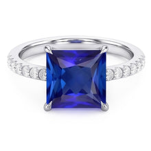 Afbeelding in Gallery-weergave laden, Verlovingsring met blauwe saffier en pavé accenten van uit de aarde gewonnen diamanten, 6 karaat

