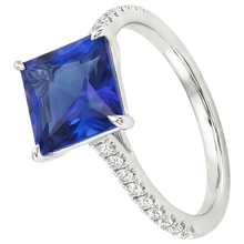 Afbeelding in Gallery-weergave laden, Verlovingsring met prinses geslepen blauwe saffier &amp; natuurlijke uit de aarde gewonnen diamanten accenten 6 karaat
