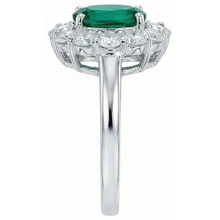 Afbeelding in Gallery-weergave laden, Verlovingsring Ovaal Geslepen Groene Smaragd GIA Met Natuurlijke uit de aarde gewonnen Diamant Witgoud 14K 6.5 Karaat
