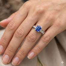 Afbeelding in Gallery-weergave laden, echte saffier 3karaat ring met diamantaccenten
