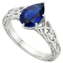 Afbeelding in Gallery-weergave laden, Natuurlijke Echte (Niet Labgekweekt) Vintage Stijl Gouden Ring Filigraan Schacht Peer Blauwe Saffier 5.25 Karaat
