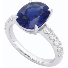 Afbeelding in Gallery-weergave laden, Dames Solitaire Ovaal Geslepen Saffier Ring &amp; Geaccentueerde Natuurlijke uit de aarde gewonnen Diamanten 5.50 Karaat
