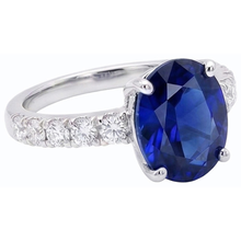 Afbeelding in Gallery-weergave laden, Dames Solitaire Ovaal Geslepen Saffier Ring &amp; Geaccentueerde Natuurlijke uit de aarde gewonnen Diamanten 5.50 Karaat
