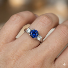 Afbeelding in Gallery-weergave laden, echte round diamant 1.50karaat ring met diamantaccenten
