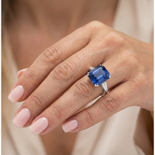 Afbeelding in Gallery-weergave laden, Vrouwen 3 stenen smaragd natuurlijke saffier ring &amp; Natuurlijke echte diamant ( niet in het laboratorium gekweekt )en 4,50 karaat
