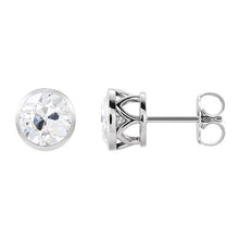 Afbeelding in Gallery-weergave laden, Diamant Antiek Cushion Oorbellen in 14K Witgoud – hoofdaanzicht
