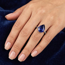 Afbeelding in Gallery-weergave laden, Witgouden Solitaire Ring Blauwe Saffier Met Diamanten Accenten 5 Karaat
