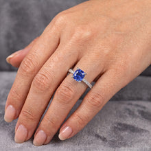 Afbeelding in Gallery-weergave laden, Witgouden solitaire ring met blauwe saffier en geaccentueerde Natuurlijke echte diamant ( niet in het laboratorium gekweekt ) 2,50 karaat
