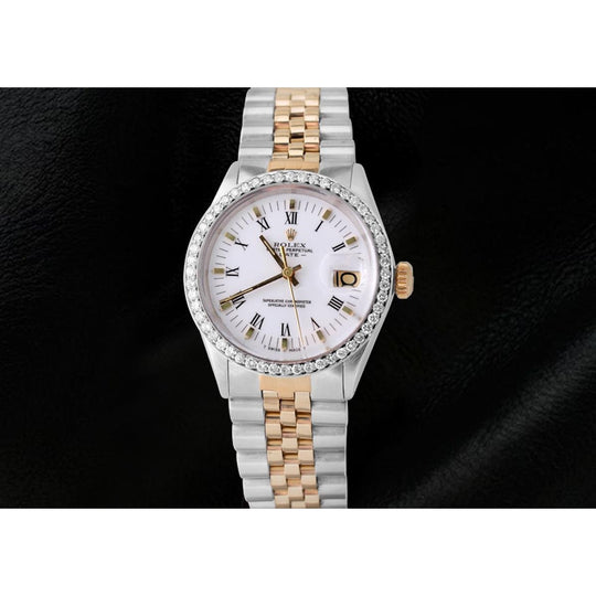 Witte Romeinse wijzerplaat Diamanten lunette Rolex Datum horloge jubileumband
