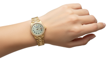 Afbeelding in Gallery-weergave laden, Witte Romeinse wijzerplaat met diamanten rand Rolex Datumjust Horloge voorzitter Stijl geel goud P2
