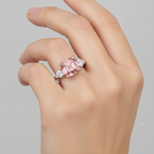 Afbeelding in Gallery-weergave laden, Padparadscha saffieren ring 3,6 karaat echte Asscher en witte trilliant driesteens platina
