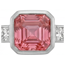 Afbeelding in Gallery-weergave laden, Verlovingsring met perziksaffier 2,9 karaat natuurlijke Asscher Padparadscha en witte baguette lunette drie stenen 14K goud
