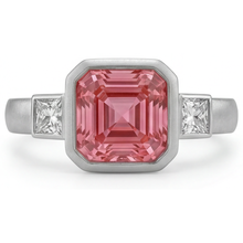 Afbeelding in Gallery-weergave laden, Verlovingsring met perziksaffier 2,9 karaat natuurlijke Asscher Padparadscha en witte baguette lunette drie stenen 14K goud
