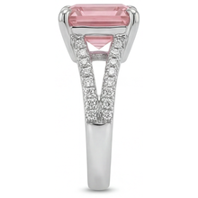 Afbeelding in Gallery-weergave laden, Perzikkleurige saffier verlovingsring 3,8 karaat natuurlijk Asscher padparadscha pavé 14k witgoud
