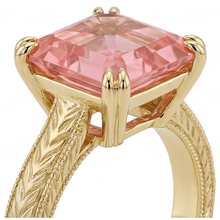 Afbeelding in Gallery-weergave laden, Perziksaffier verlovingsring 3,5 karaat natuurlijke Asscher padparadscha solitair 14k geelgoud
