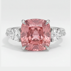 Padparadscha saffier ring 3,6 karaat natuurlijk kussengeslepen drie stenen platina