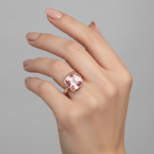 Afbeelding in Gallery-weergave laden, Padparadscha saffier verlovingsring 2,5 karaat echt kussenslijpsel lunette solitair 14K roségoud
