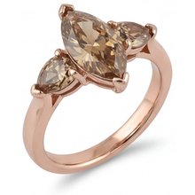 Afbeelding in Gallery-weergave laden, Diamant Drie-Steen Ring – zijaanzicht
